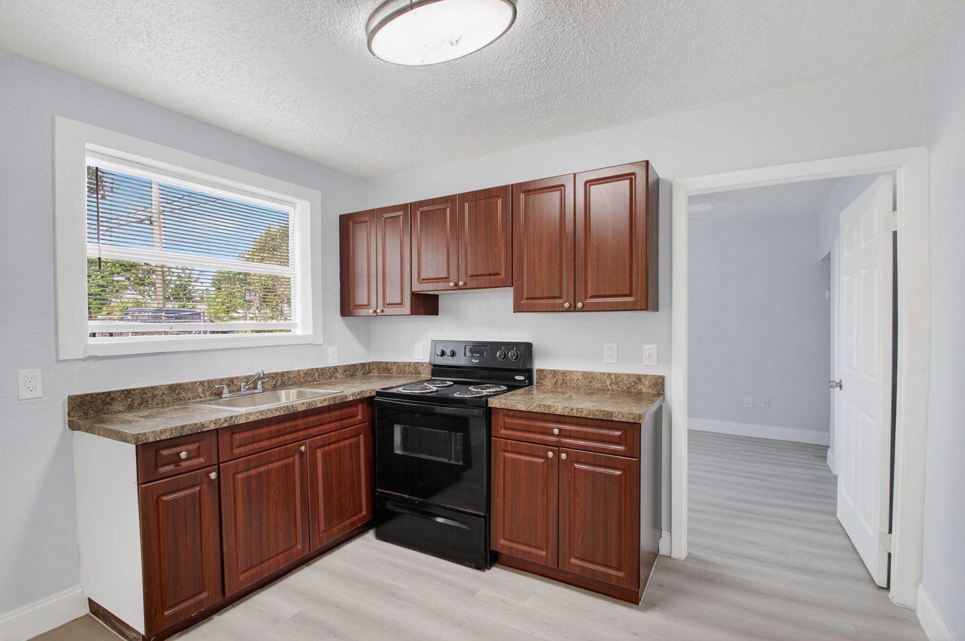 323 S E Street, Lake Worth Beach, FL 33460 Photo