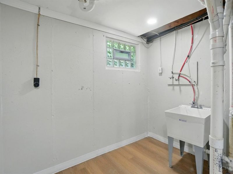 2962 Aquadale Lane, Cincinnati, OH 45211 Photo 38