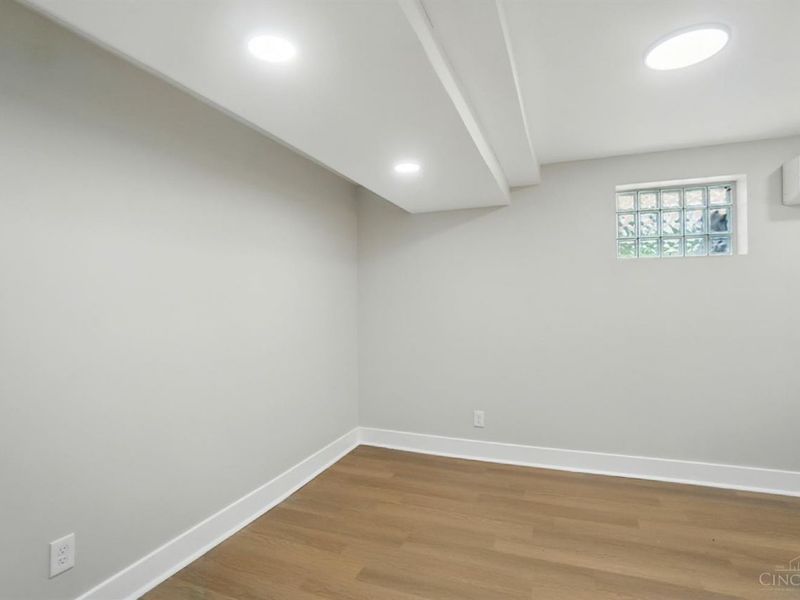 2962 Aquadale Lane, Cincinnati, OH 45211 Photo 39