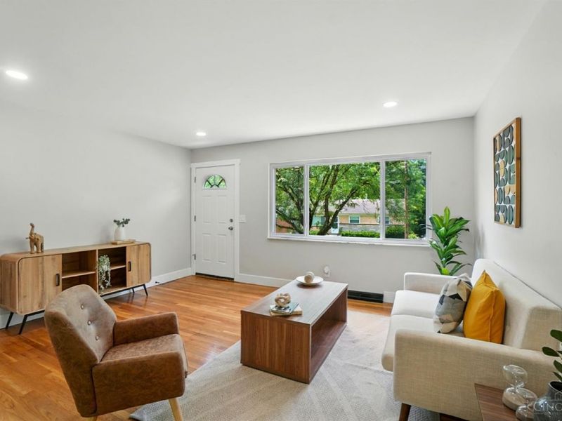 2962 Aquadale Lane, Cincinnati, OH 45211 Photo 8