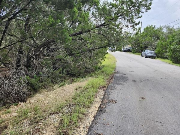 7821 Dakota CIR, Lago Vista, TX 78645