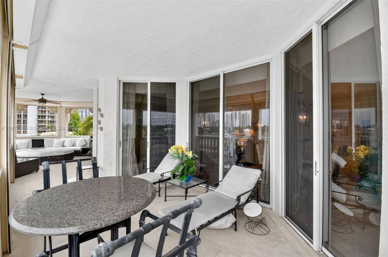 19925 NE 39th Pl, Unit 404, Aventura, FL 33180 Photo