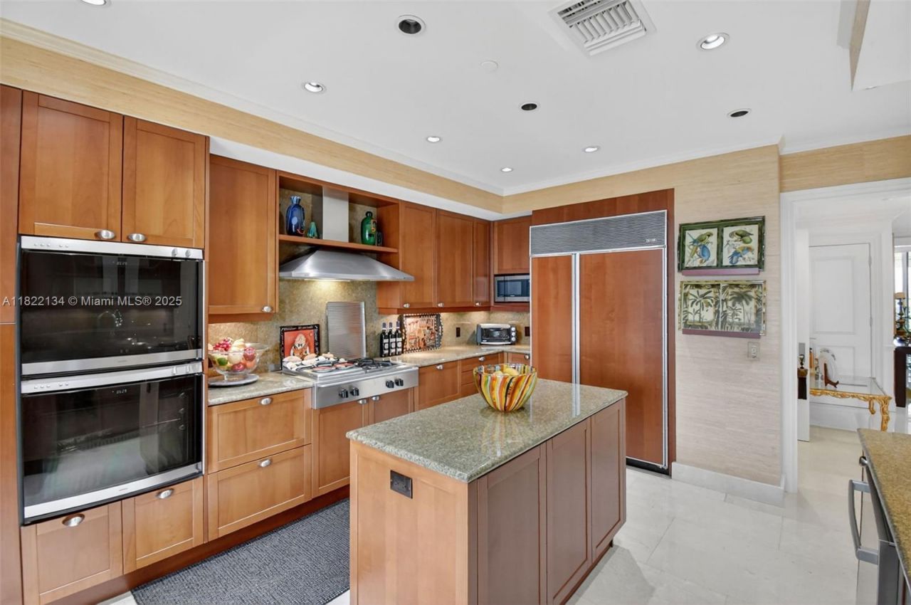 19925 NE 39th Pl, Unit 404, Aventura, FL 33180 Photo