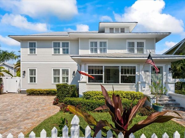 235 10TH AVENUE NE, ST PETERSBURG, FL 33701