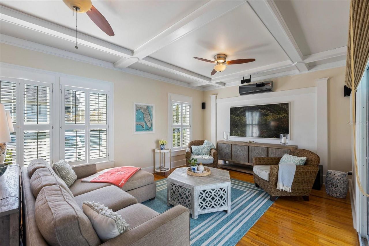 235 10th Avenue Ne, Saint Petersburg, FL 33701 Photo