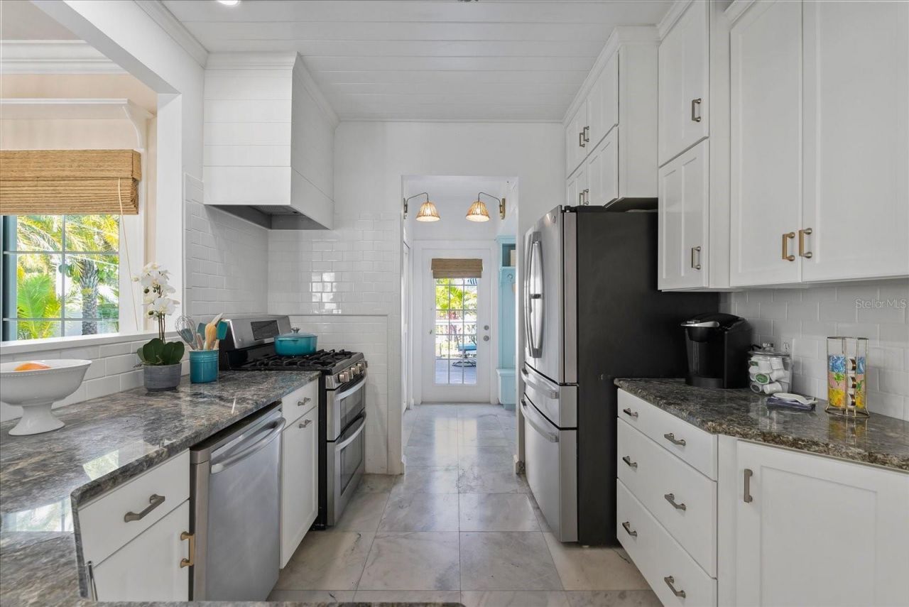 235 10th Avenue Ne, Saint Petersburg, FL 33701 Photo