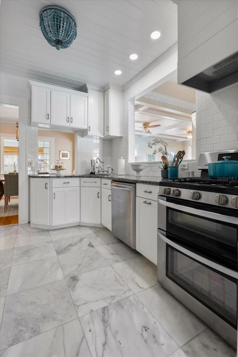 235 10th Avenue Ne, Saint Petersburg, FL 33701 Photo