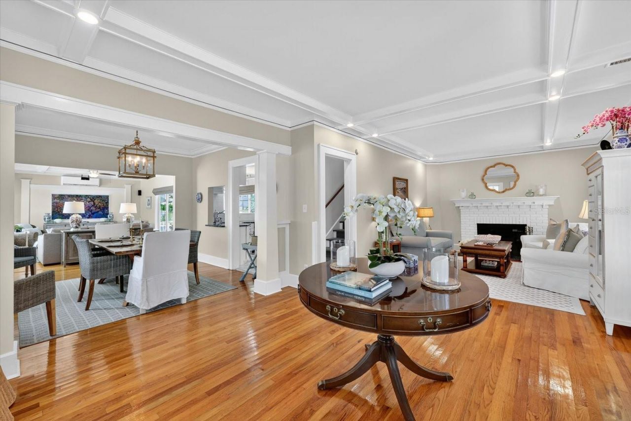 235 10th Avenue Ne, Saint Petersburg, FL 33701 Photo