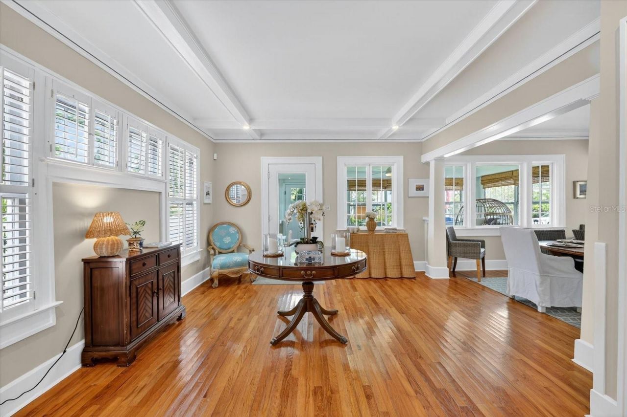 235 10th Avenue Ne, Saint Petersburg, FL 33701 Photo