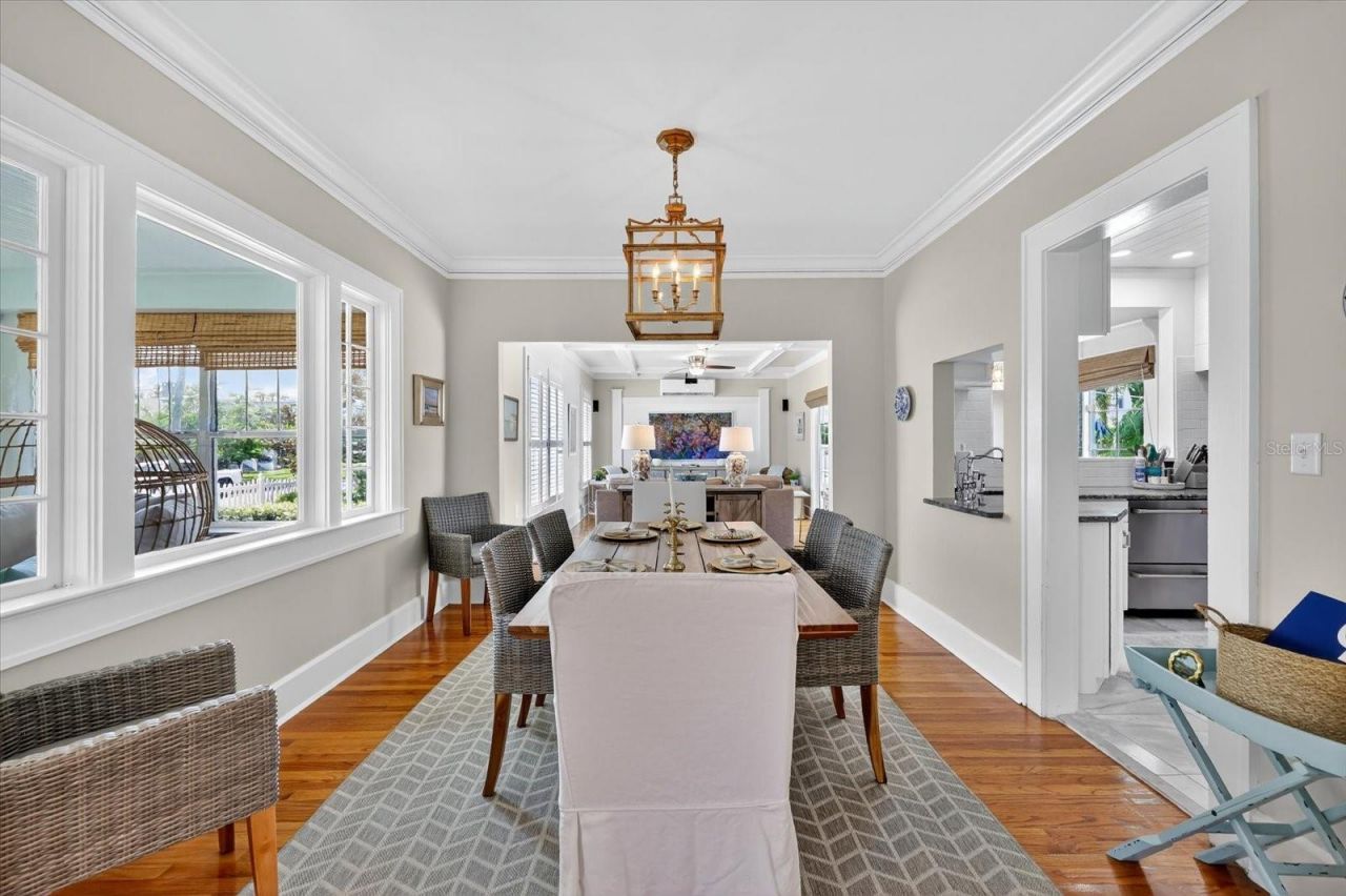 235 10th Avenue Ne, Saint Petersburg, FL 33701 Photo