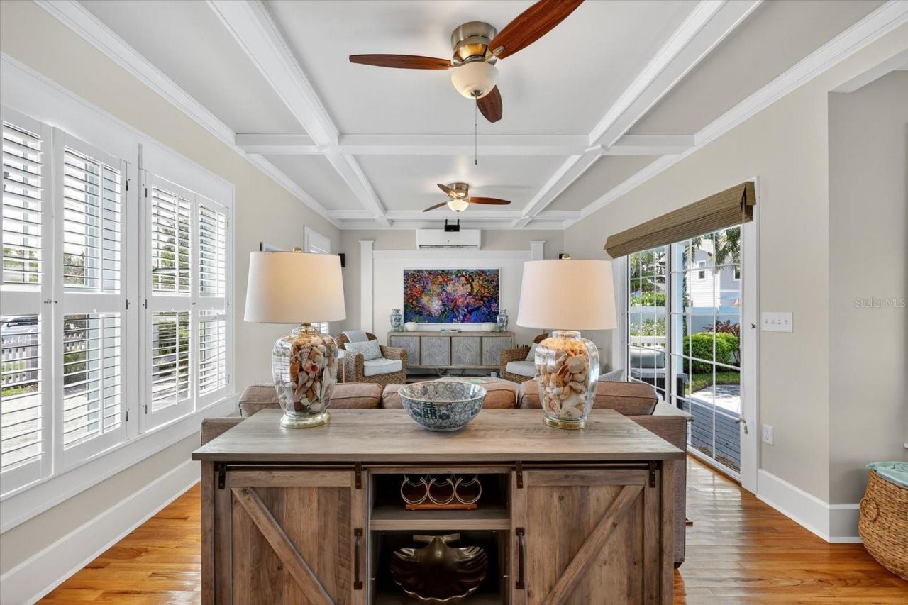 235 10th Avenue Ne, Saint Petersburg, FL 33701 Photo