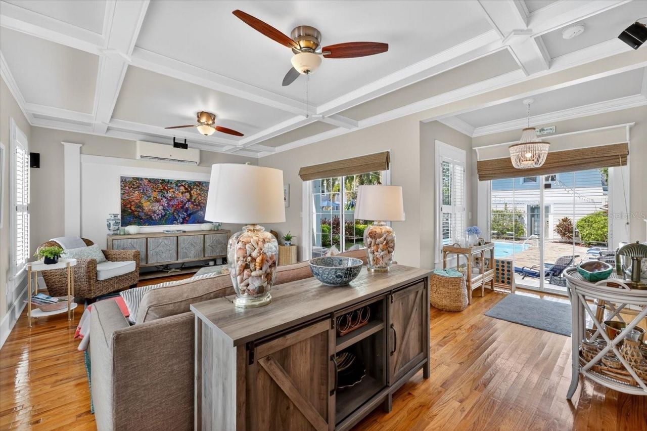 235 10th Avenue Ne, Saint Petersburg, FL 33701 Photo