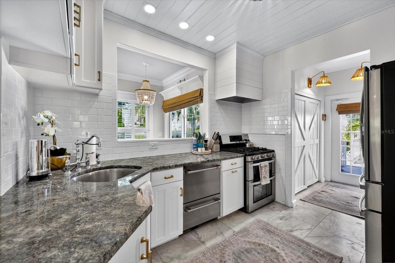 235 10th Avenue Ne, Saint Petersburg, FL 33701 Photo