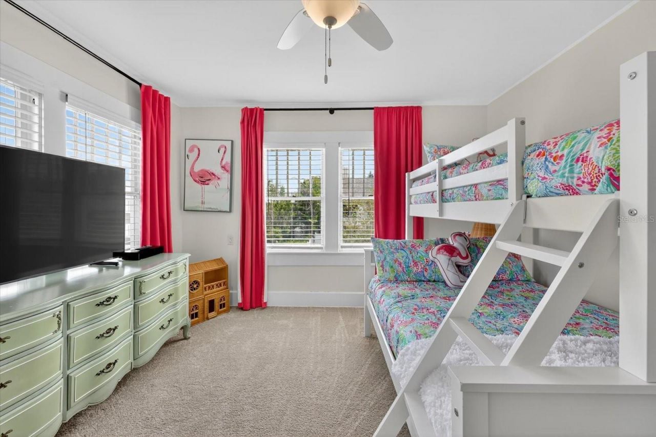 235 10th Avenue Ne, Saint Petersburg, FL 33701 Photo