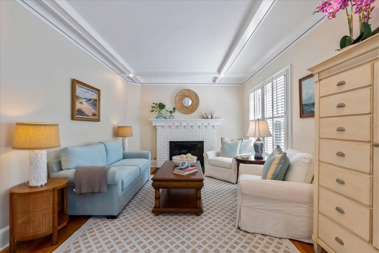 235 10th Avenue Ne, Saint Petersburg, FL 33701 Photo