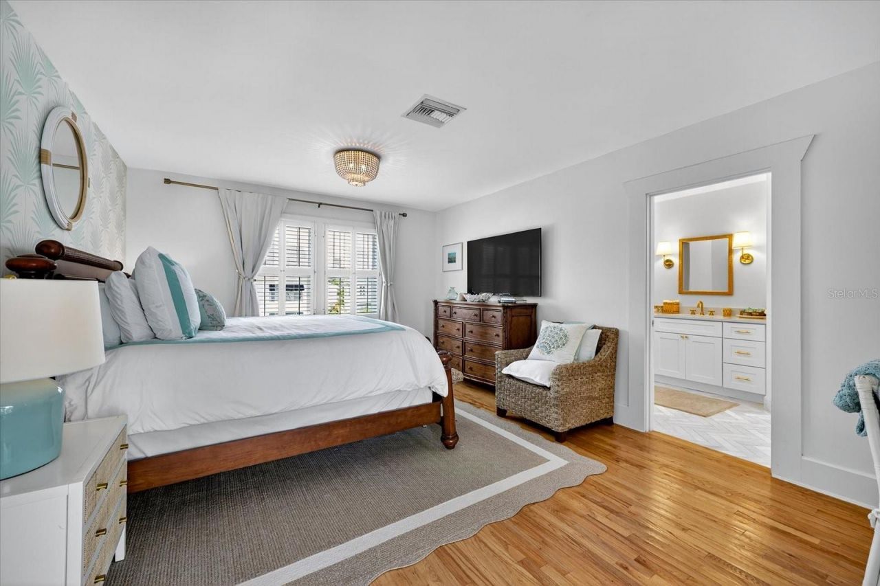 235 10th Avenue Ne, Saint Petersburg, FL 33701 Photo