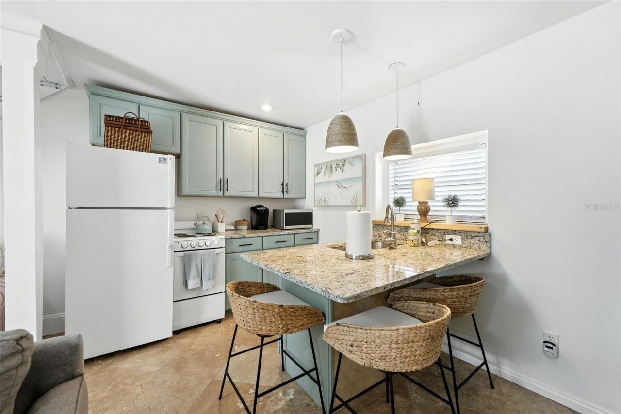 235 10th Avenue Ne, Saint Petersburg, FL 33701 Photo