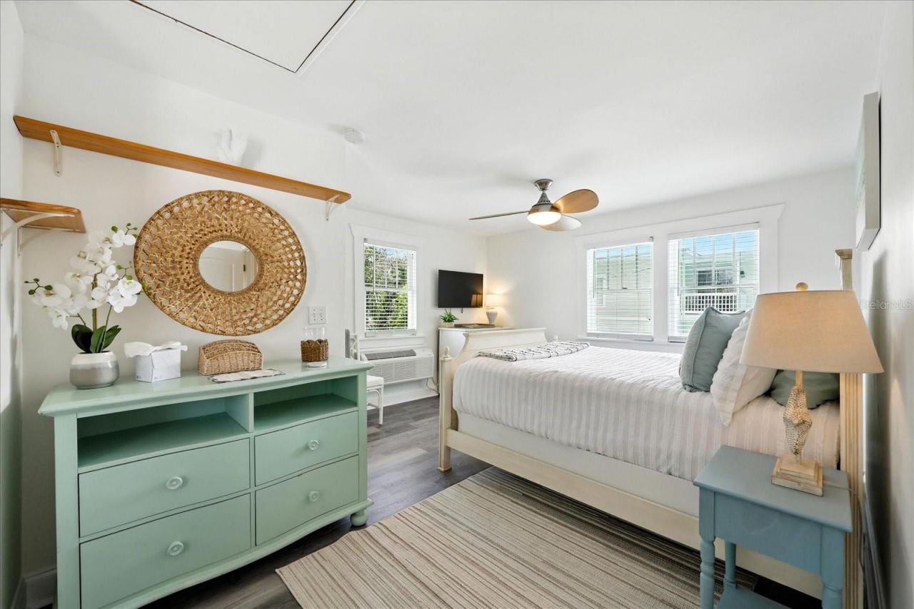 235 10th Avenue Ne, Saint Petersburg, FL 33701 Photo