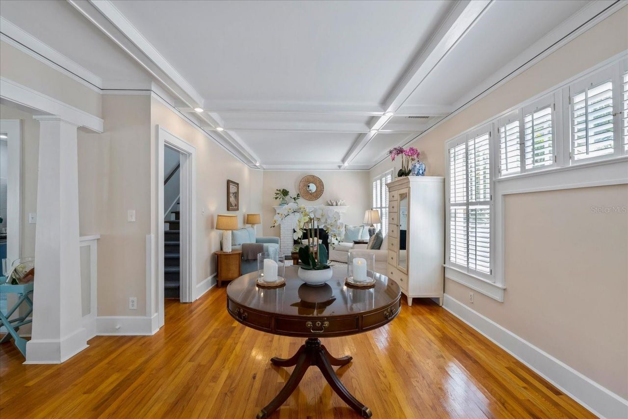 235 10th Avenue Ne, Saint Petersburg, FL 33701 Photo