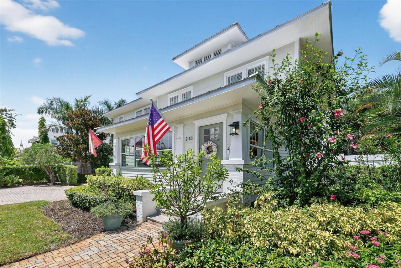 235 10th Avenue Ne, Saint Petersburg, FL 33701 Photo