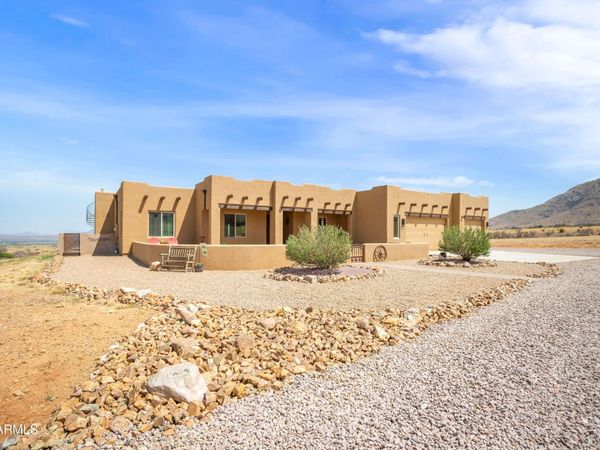 6100 E DARLEY Drive, Hereford, AZ 85615