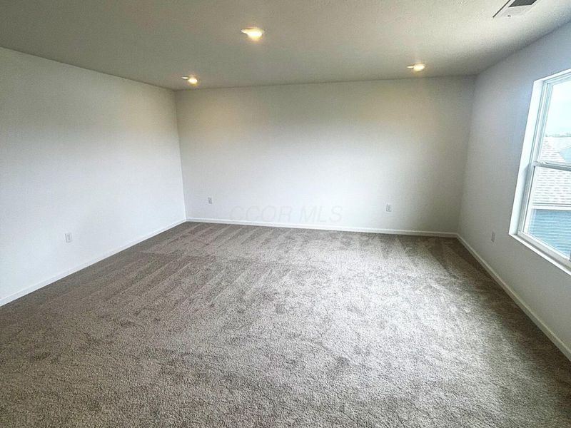 618 Lois Lane, London, OH 43140 Photo 15