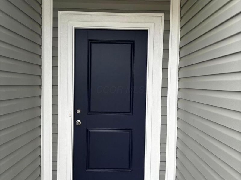 618 Lois Lane, London, OH 43140 Photo 3
