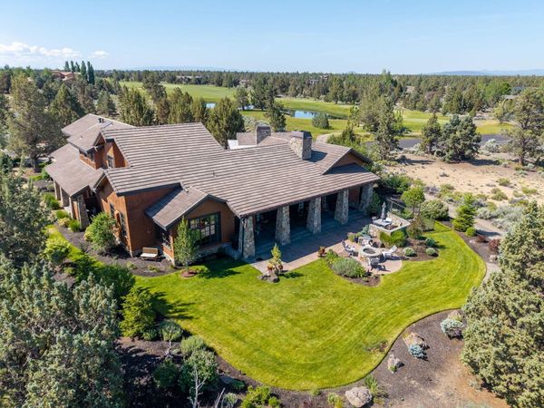 22884 Moss Rock Drive, Bend, OR 97701