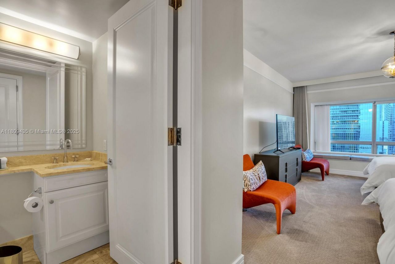 1435 Brickell Ave, Unit 3012, Miami, FL 33131 Photo