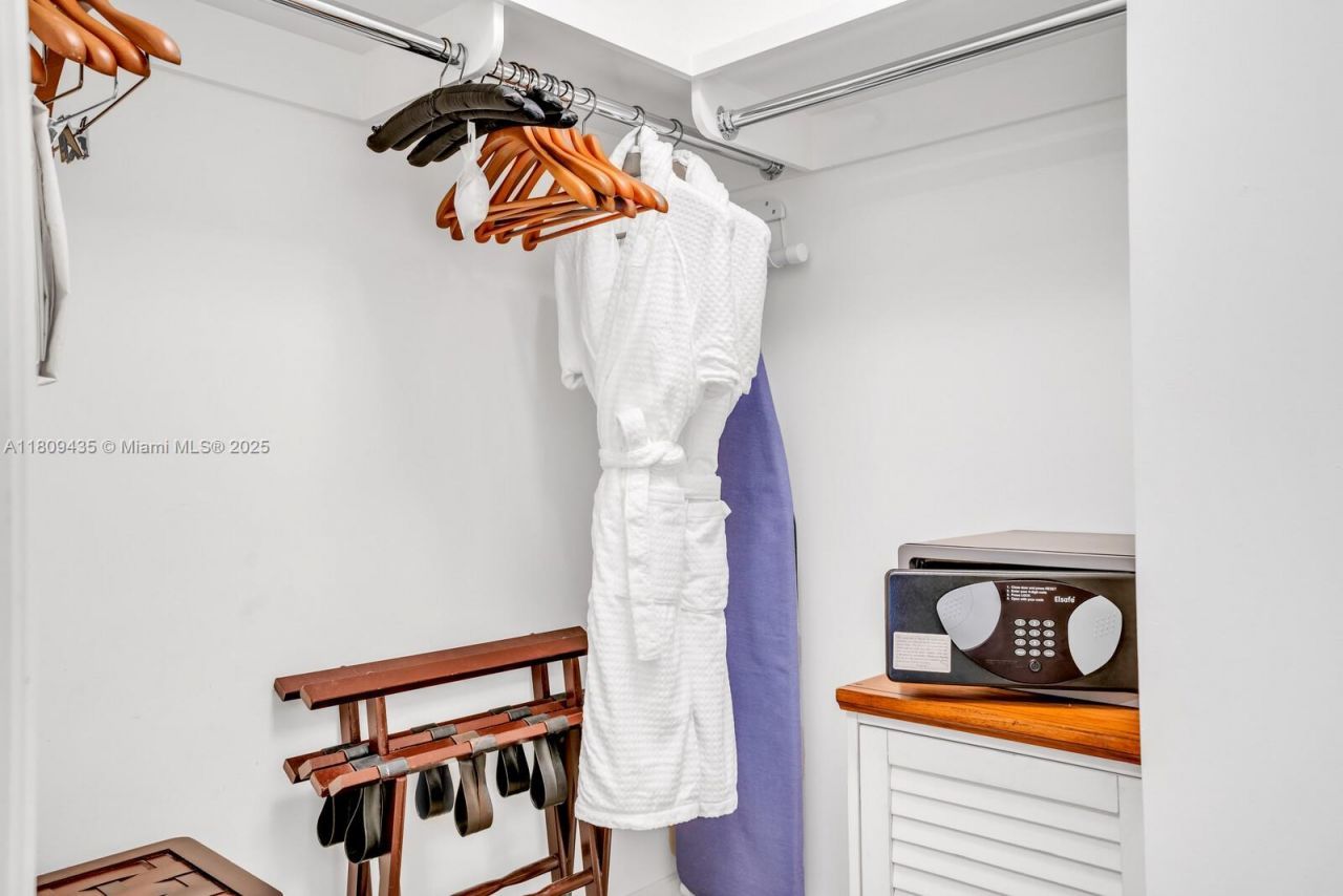 1435 Brickell Ave, Unit 3012, Miami, FL 33131 Photo