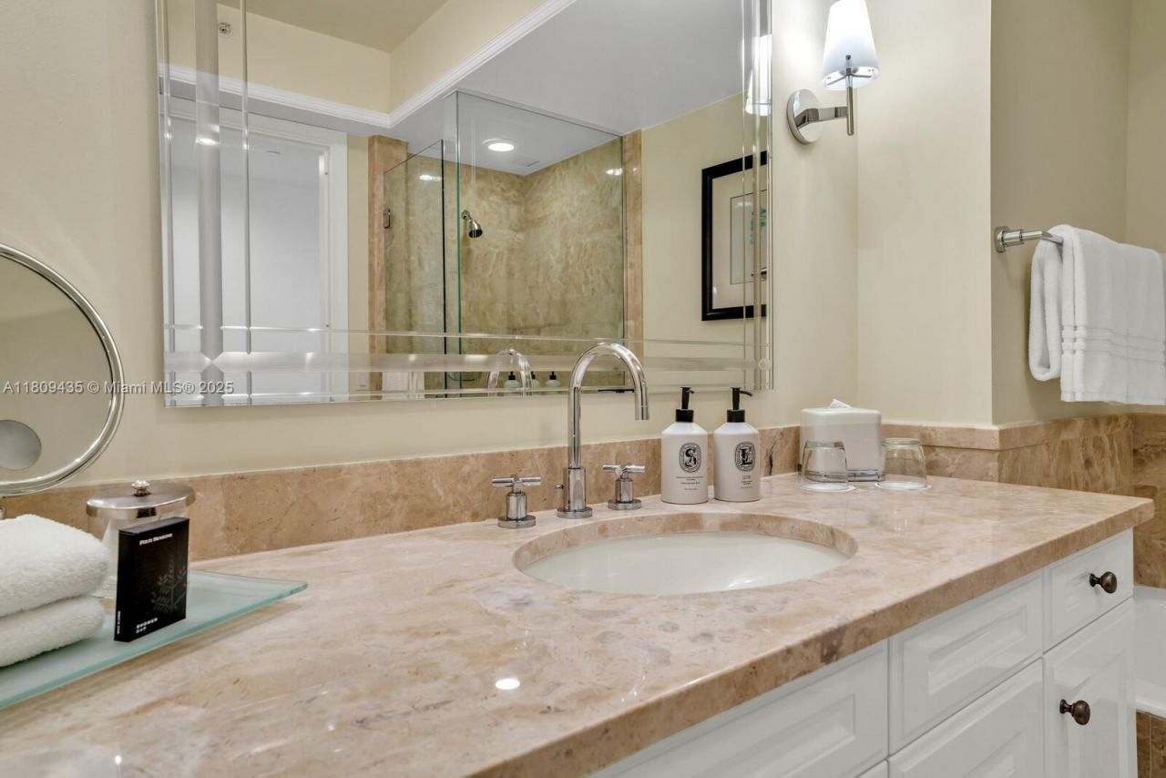 1435 Brickell Ave, Unit 3012, Miami, FL 33131 Photo