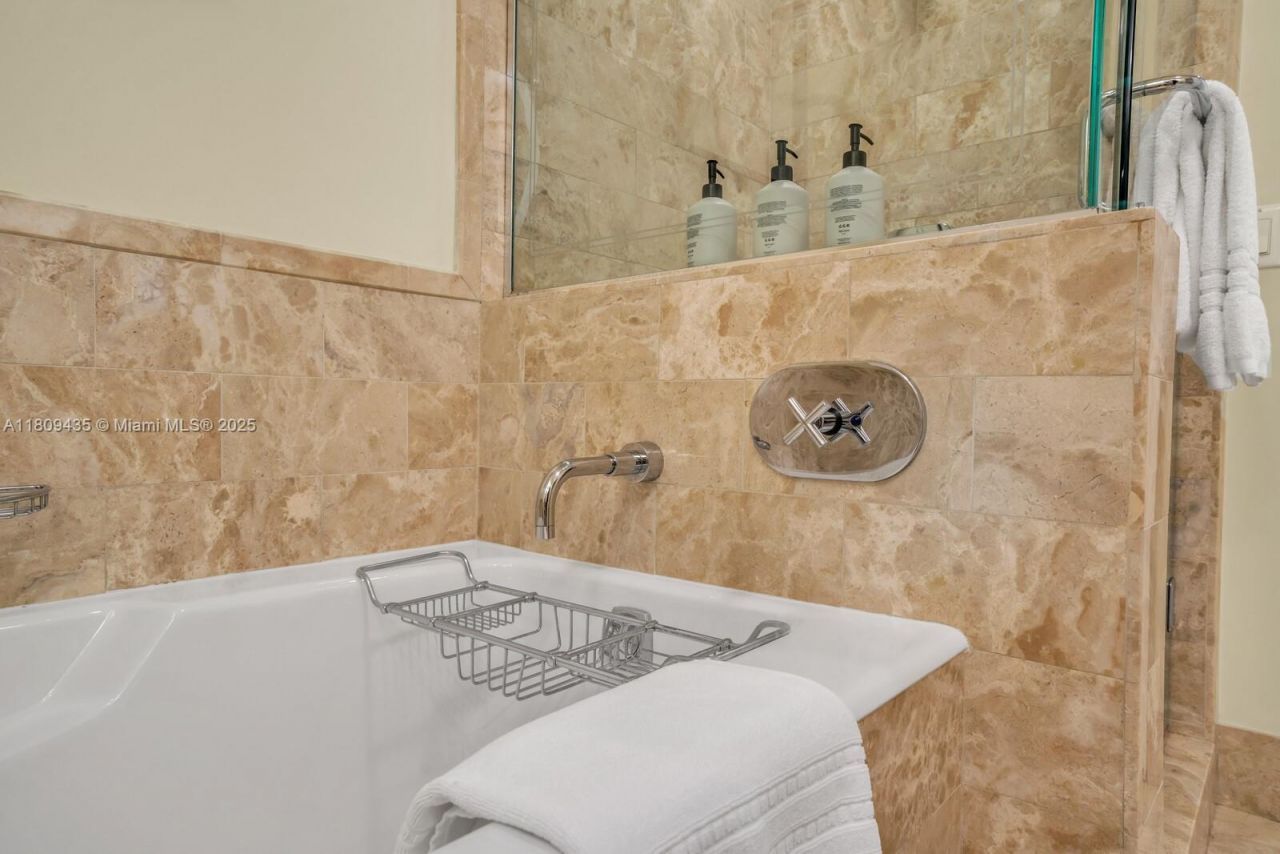 1435 Brickell Ave, Unit 3012, Miami, FL 33131 Photo