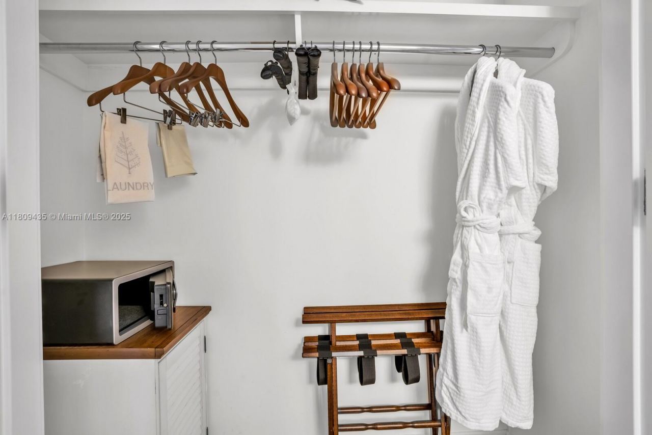 1435 Brickell Ave, Unit 3012, Miami, FL 33131 Photo