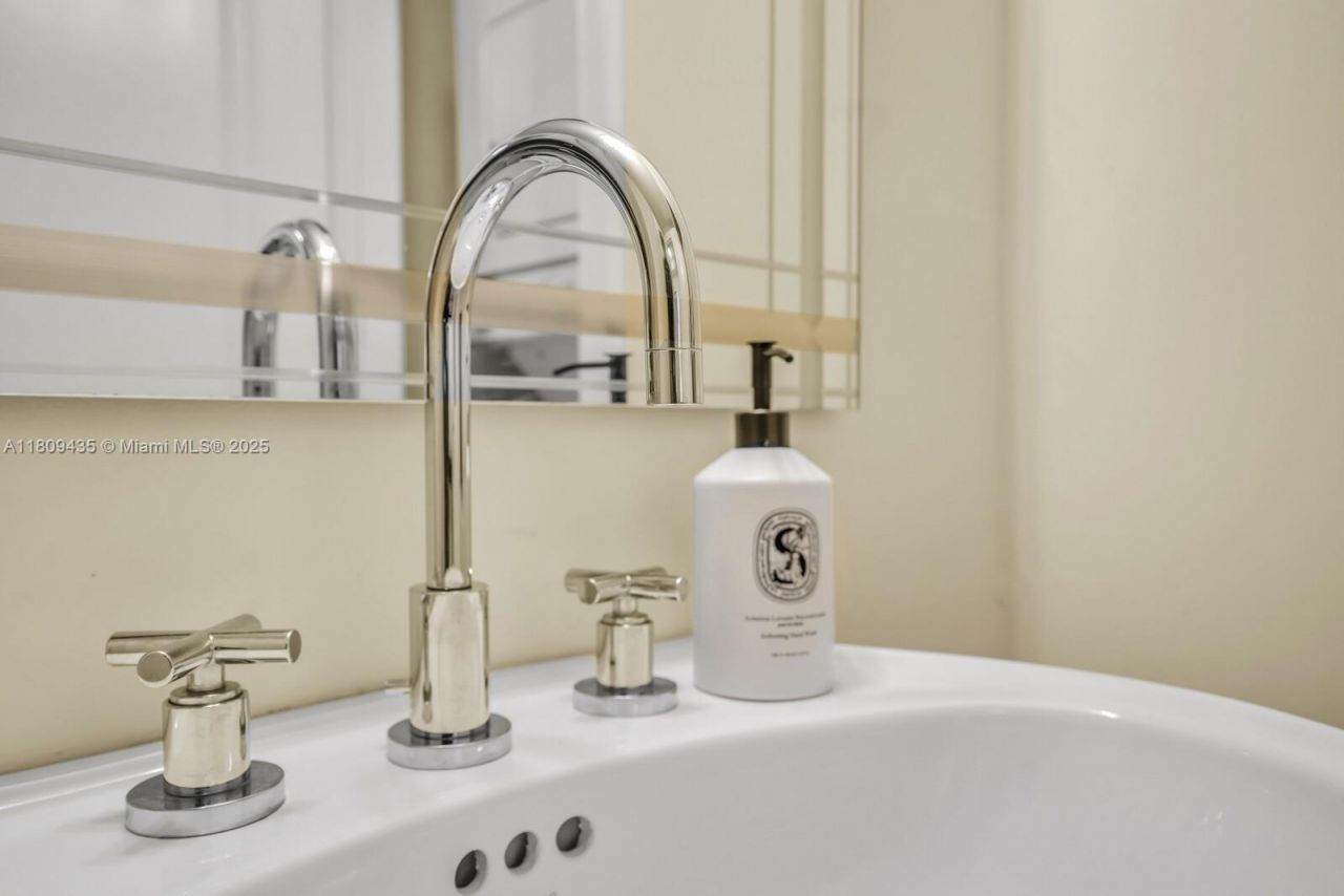 1435 Brickell Ave, Unit 3012, Miami, FL 33131 Photo