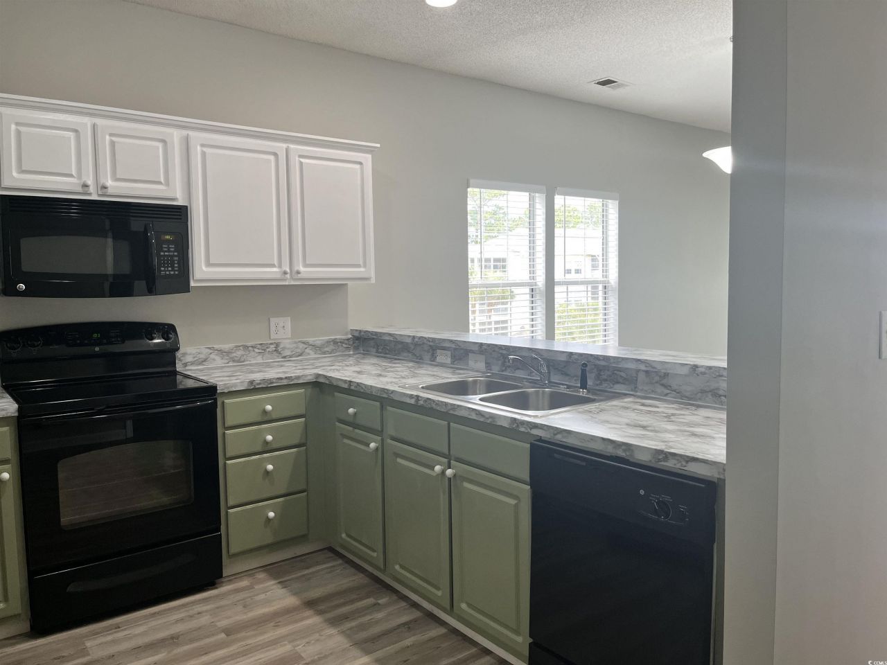 2498 Coastline Ct. Photo 7