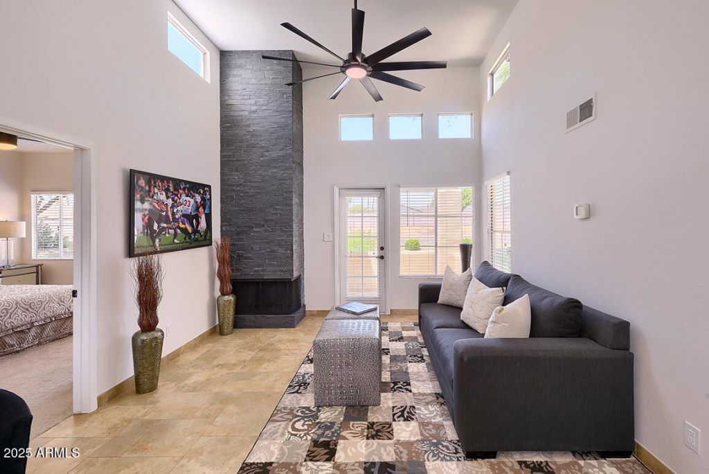 11333 N 92nd Street, Unit 1118, Scottsdale, AZ 85260 Main Photo