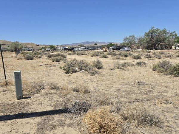 5135 Robert Way, Silver Springs, NV 89429