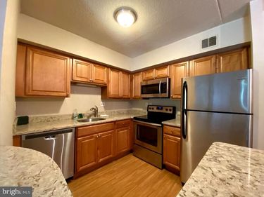 5200 HILLTOP DRIVE, BROOKHAVEN, PA 19015