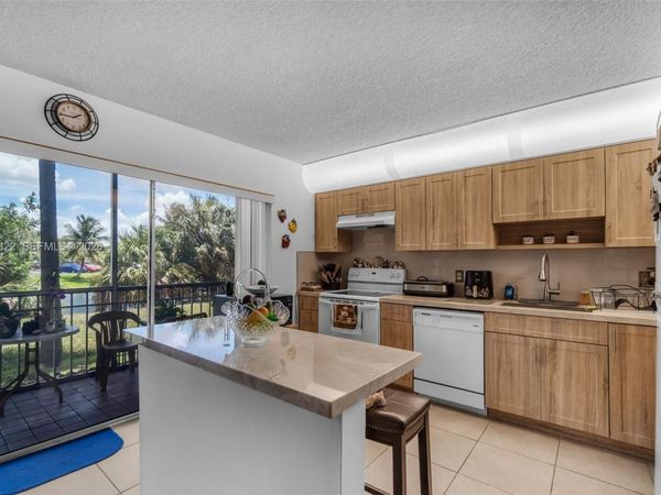 17000 NW 67th Ave, Unit 126, Hialeah, FL 33015