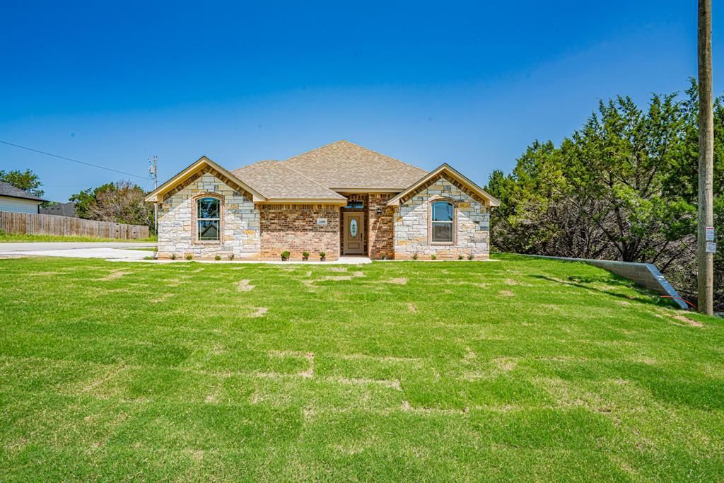 2600 Creek Drive, Granbury, TX 76048 Main Photo