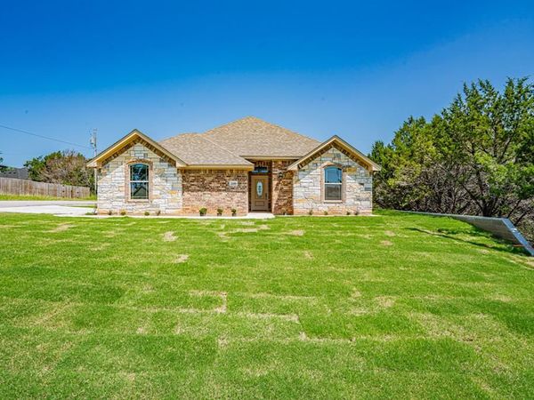2600 Creek Drive, Granbury, TX 76048