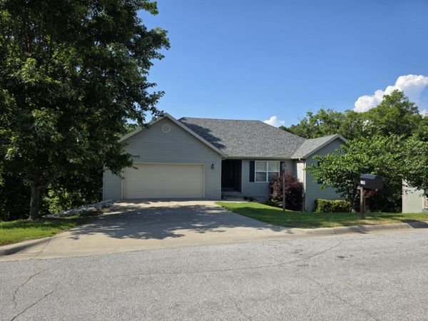 150 Cedar Wood Avenue, Branson, MO 65616