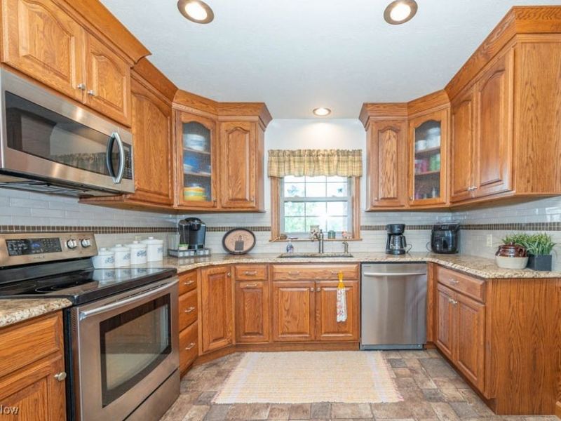 14236 W Akron Canfield Road, Berlin Center, OH 44401 Photo 16