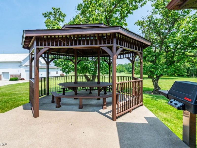 14236 W Akron Canfield Road, Berlin Center, OH 44401 Photo 22