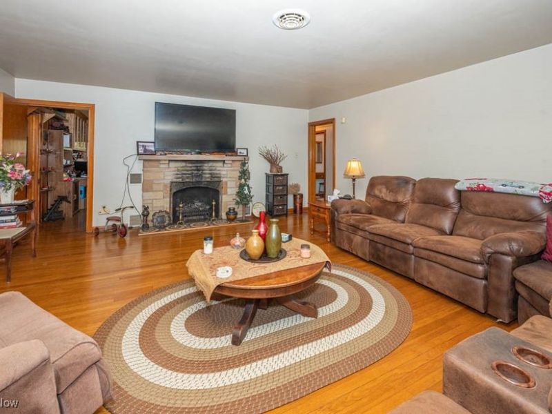 14236 W Akron Canfield Road, Berlin Center, OH 44401 Photo 4