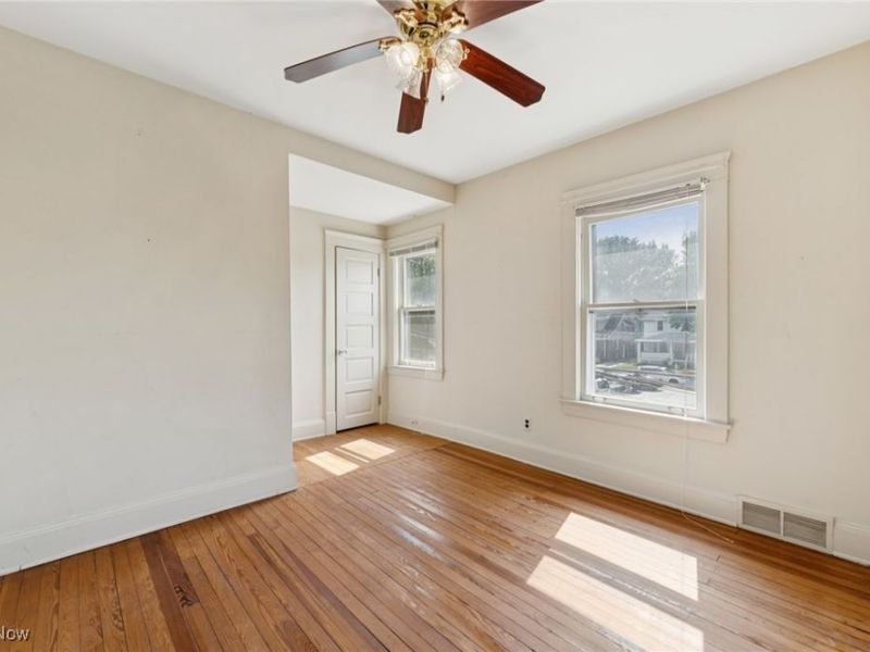 12610 Larchmere Avenue, Cleveland, OH 44120 Photo 31