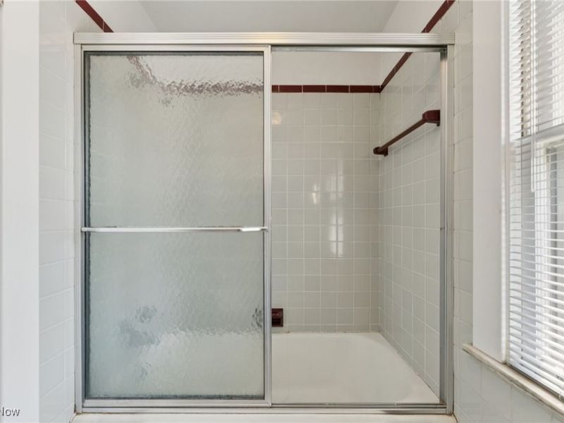 12610 Larchmere Avenue, Cleveland, OH 44120 Photo 41