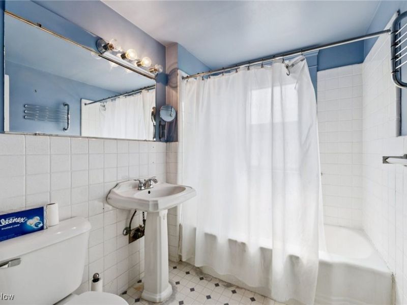 12610 Larchmere Avenue, Cleveland, OH 44120 Photo 42