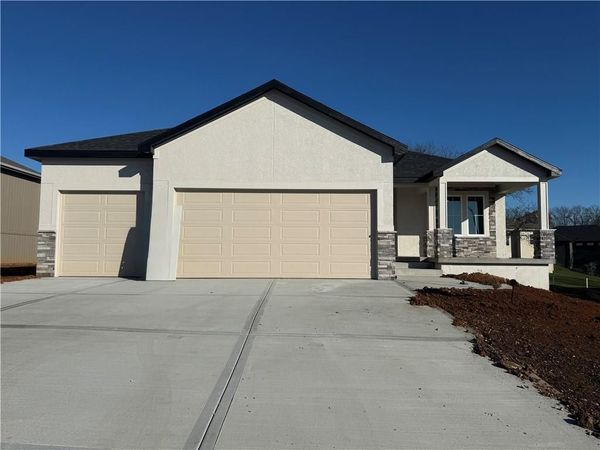 31501 W 86th Court, De Soto, KS 66018