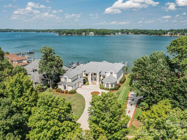 3446 Governors Island Drive, Denver, NC 28037